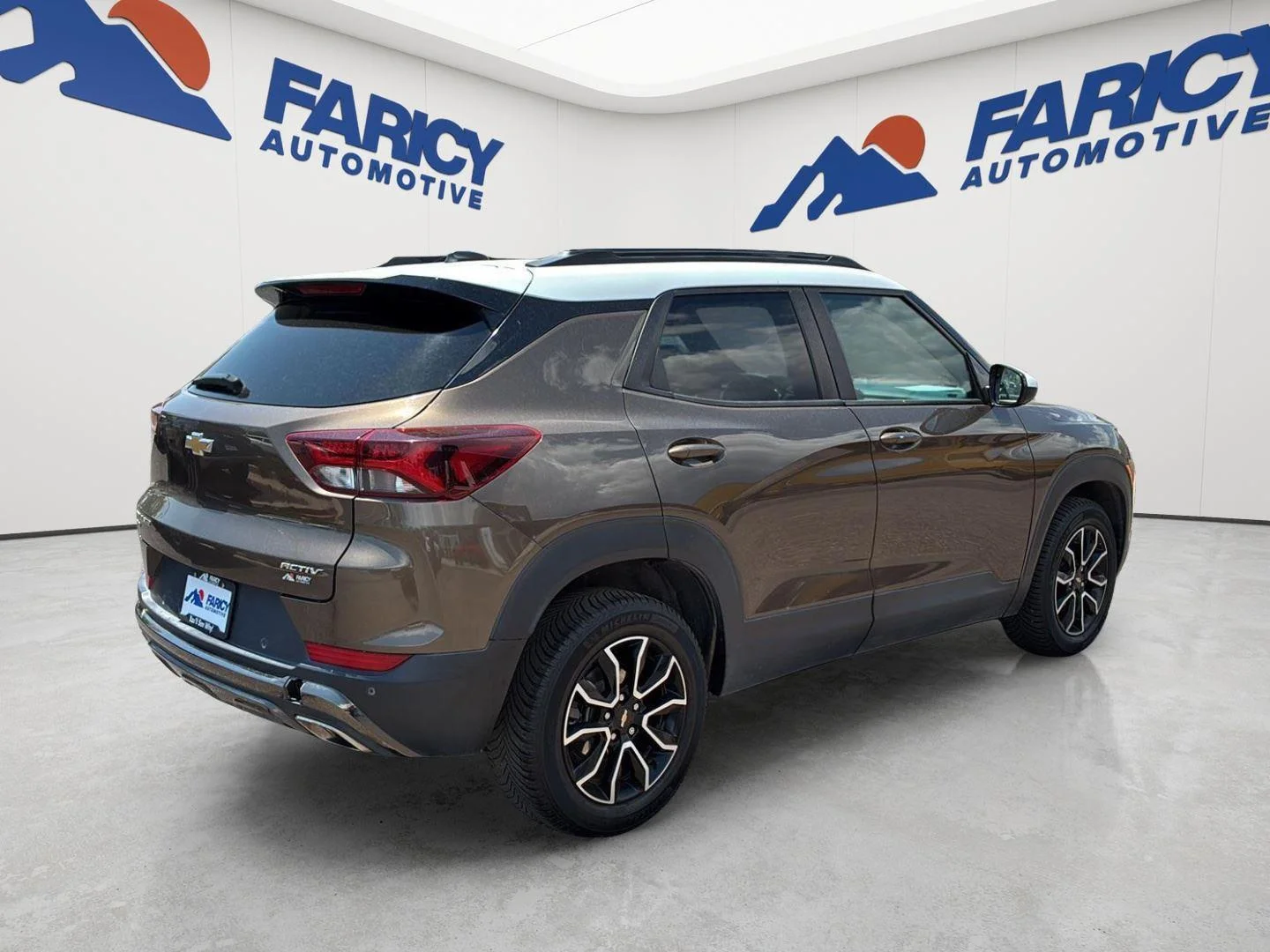 Used 2022 Zeus Bronze Metallic Chevrolet ACTIV image 4