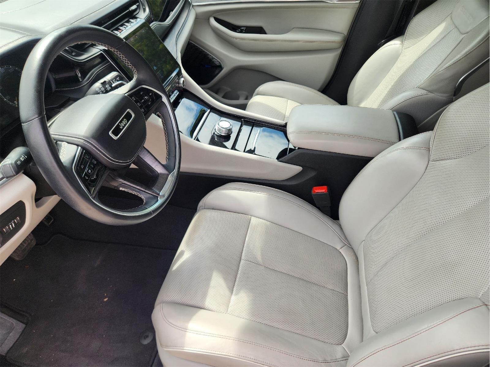 Used 2022 Bright White Clearcoat Jeep Overland image 13