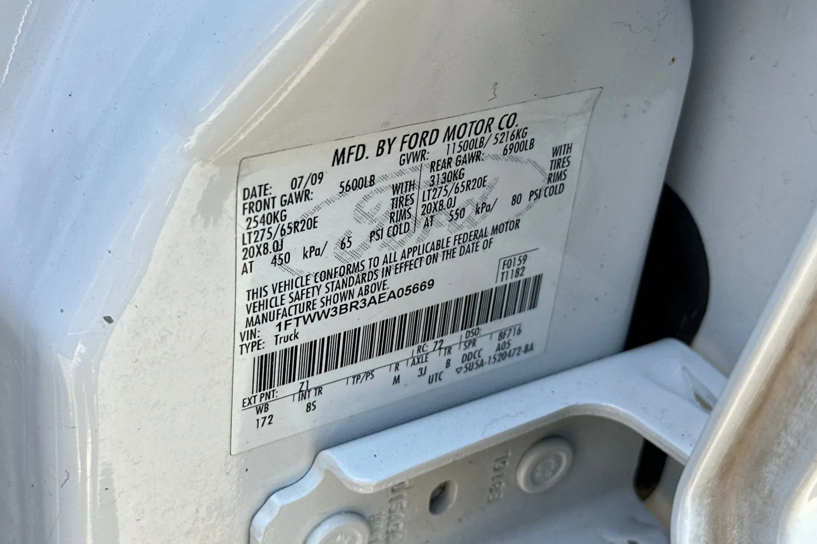 Used 2010 White Ford  image 27