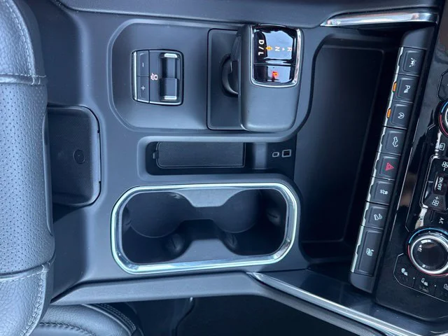 Used 2023 White GMC Denali image 39