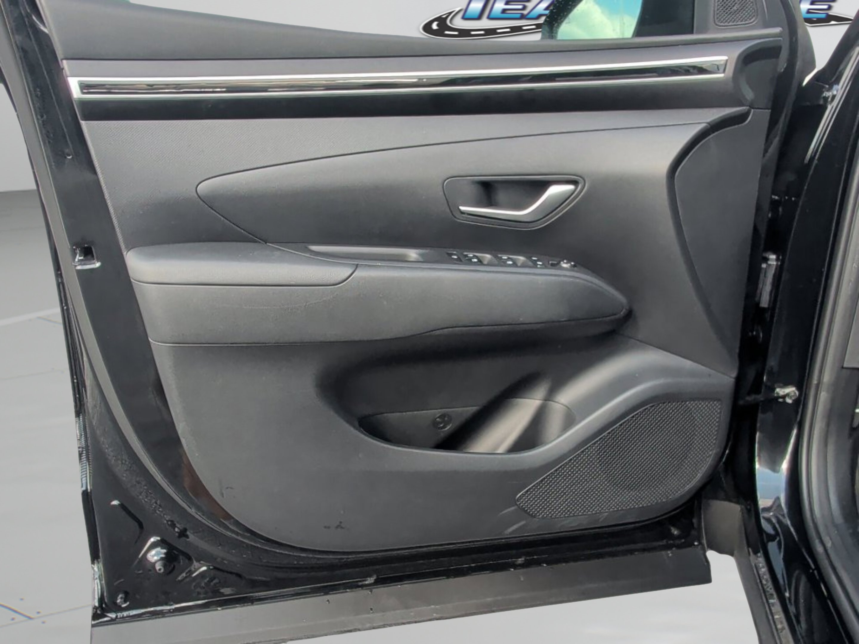 Used 2024 Phantom Black Hyundai SEL image 17
