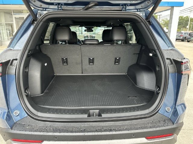 2027 Chevrolet Equinox LT - Photo 25