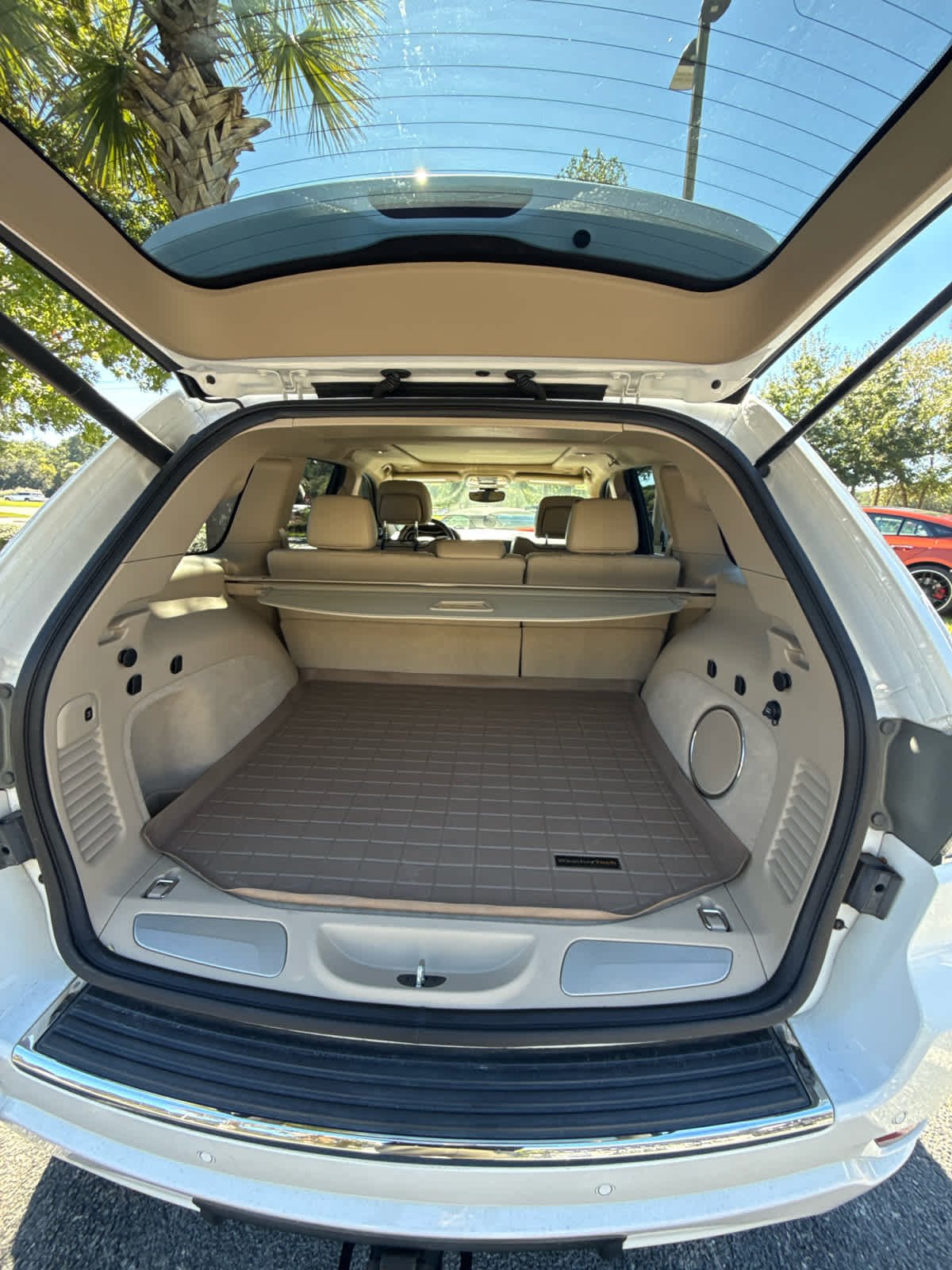 Used 2018 Bright White Clearcoat Jeep Overland image 5