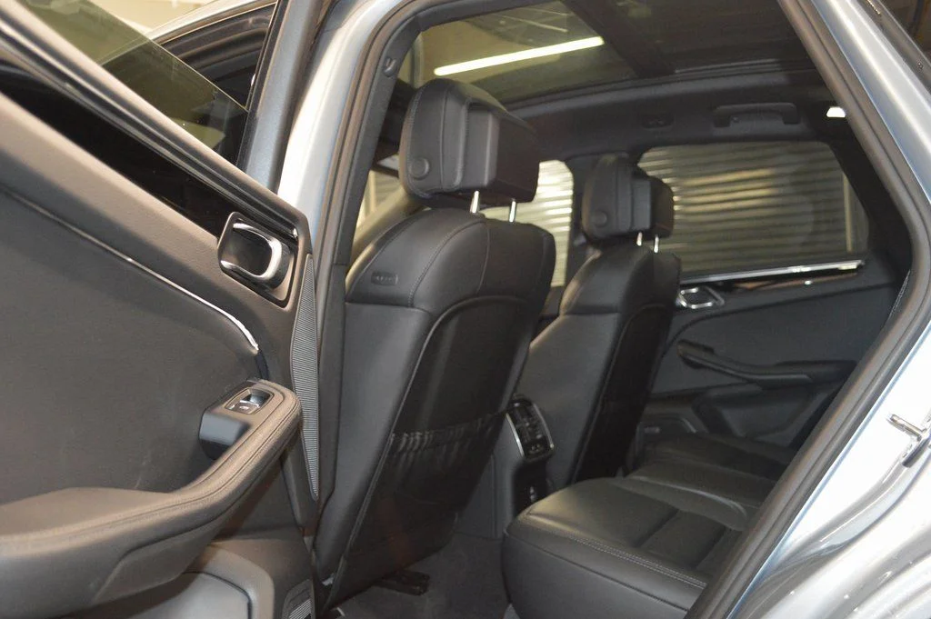Used 2025 Silver Porsche  image 34