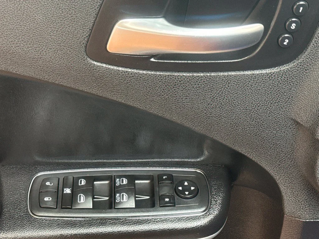 Used 2019 Indigo Blue Dodge SXT image 22