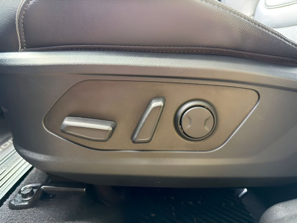 Used 2025 Gray Hyundai Limited image 11