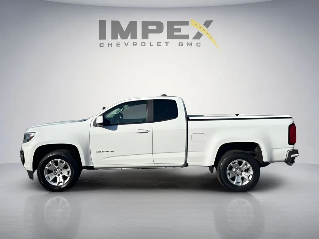 Used 2022 White Chevrolet LT image 2