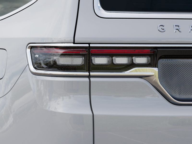 2025 Jeep Grand Wagoneer Series III - Photo 9