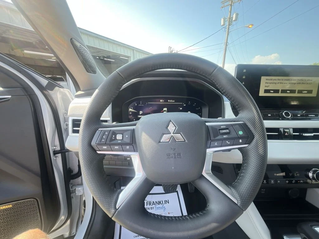2025 Mitsubishi Outlander SE - Photo 14
