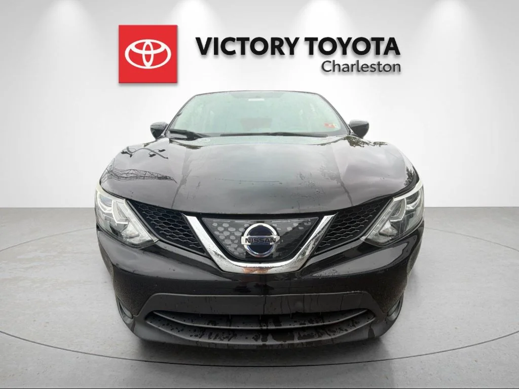 Used 2018 Black Nissan S image 8