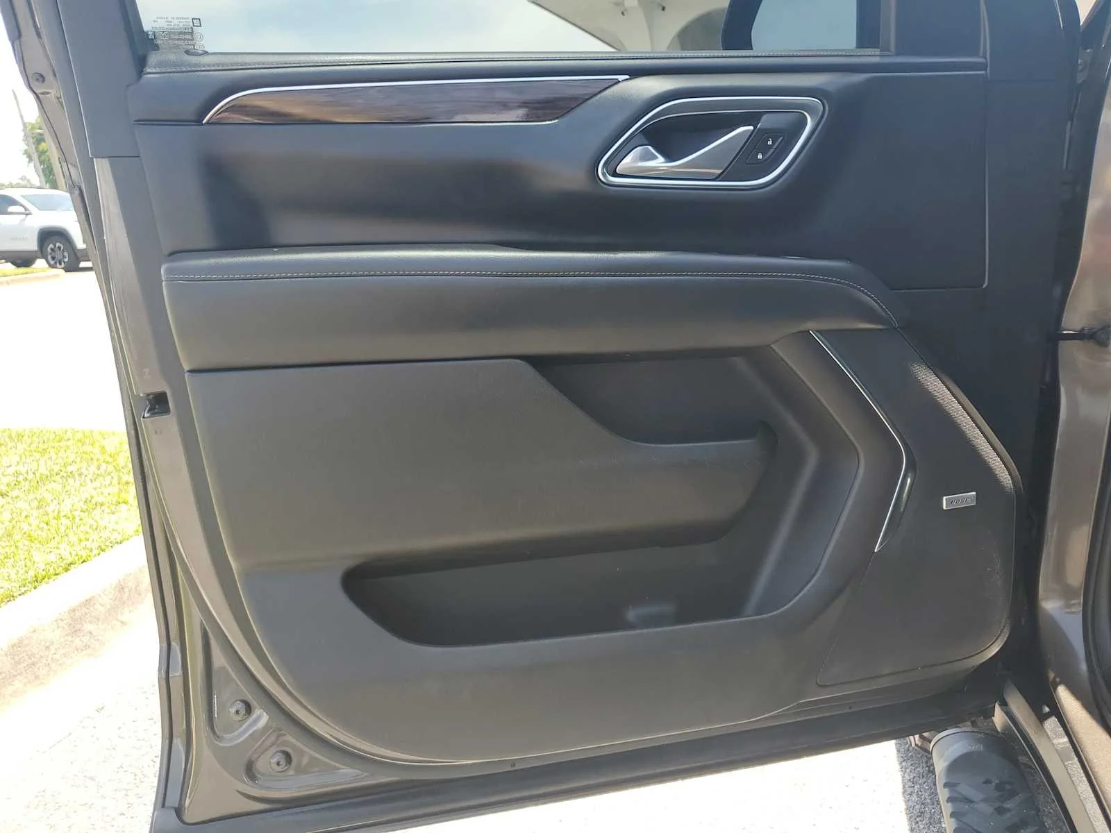Used 2021 GRAYWOOD METALLIC Chevrolet Z71 image 16