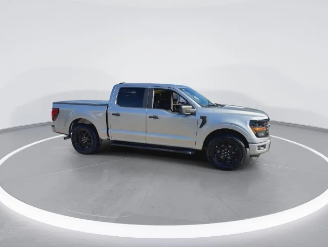 Used 2024 Silver Ford XLT image 2