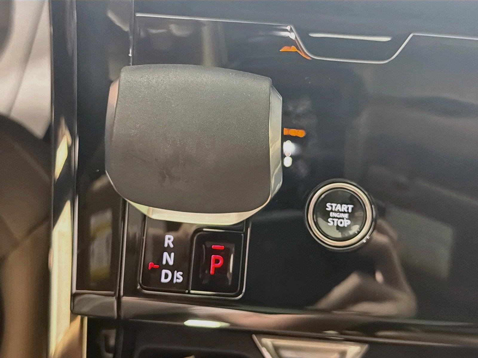New 2026 Carpathian Grey Land Rover SE image 16