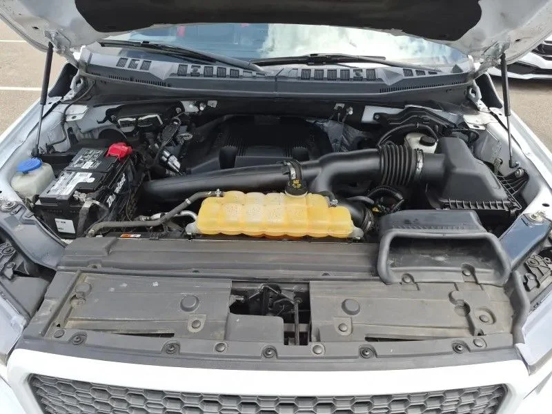 Used 2018  Ford Lariat image 14