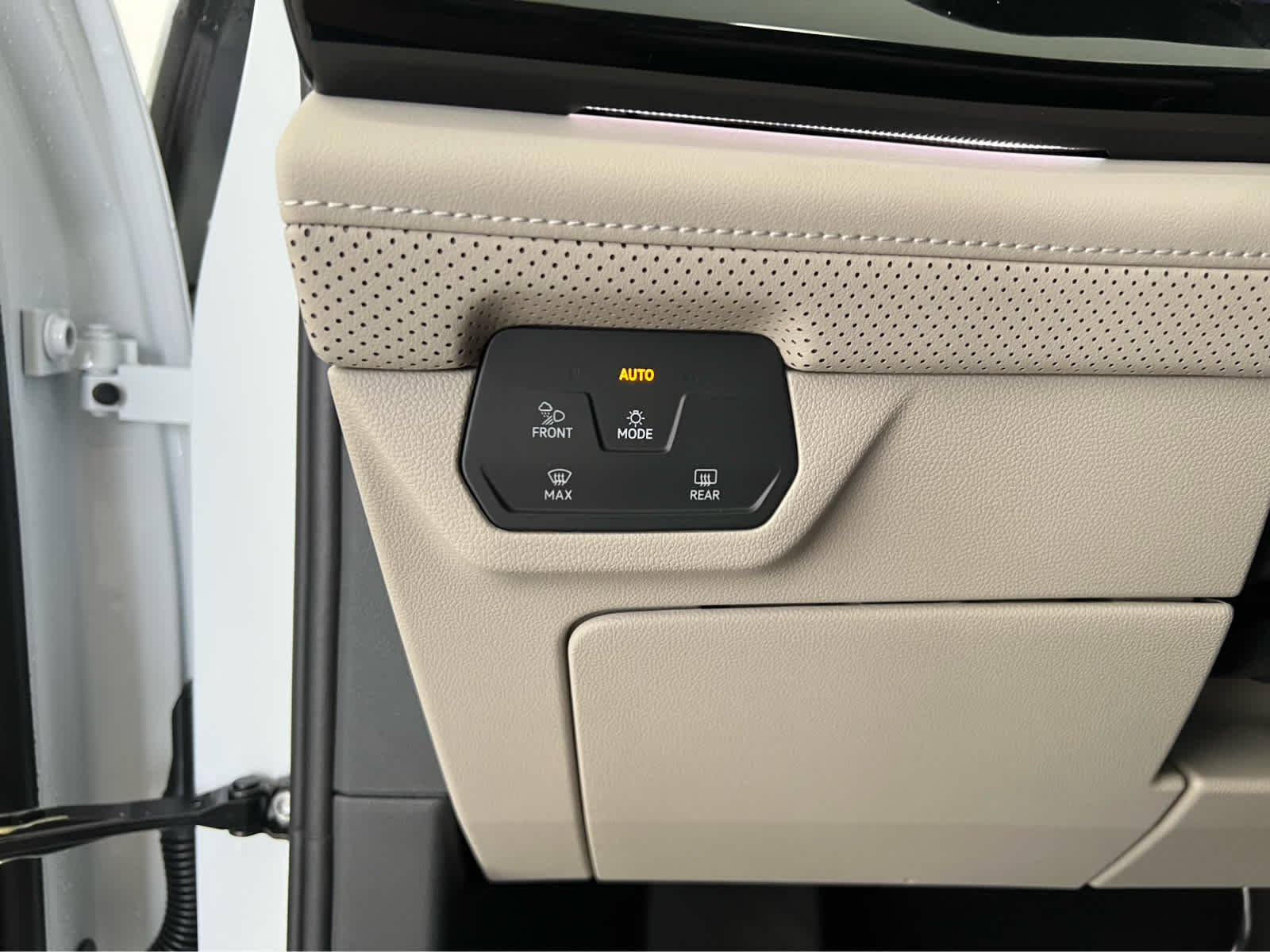 2026 Volkswagen Atlas SEL - Photo 14