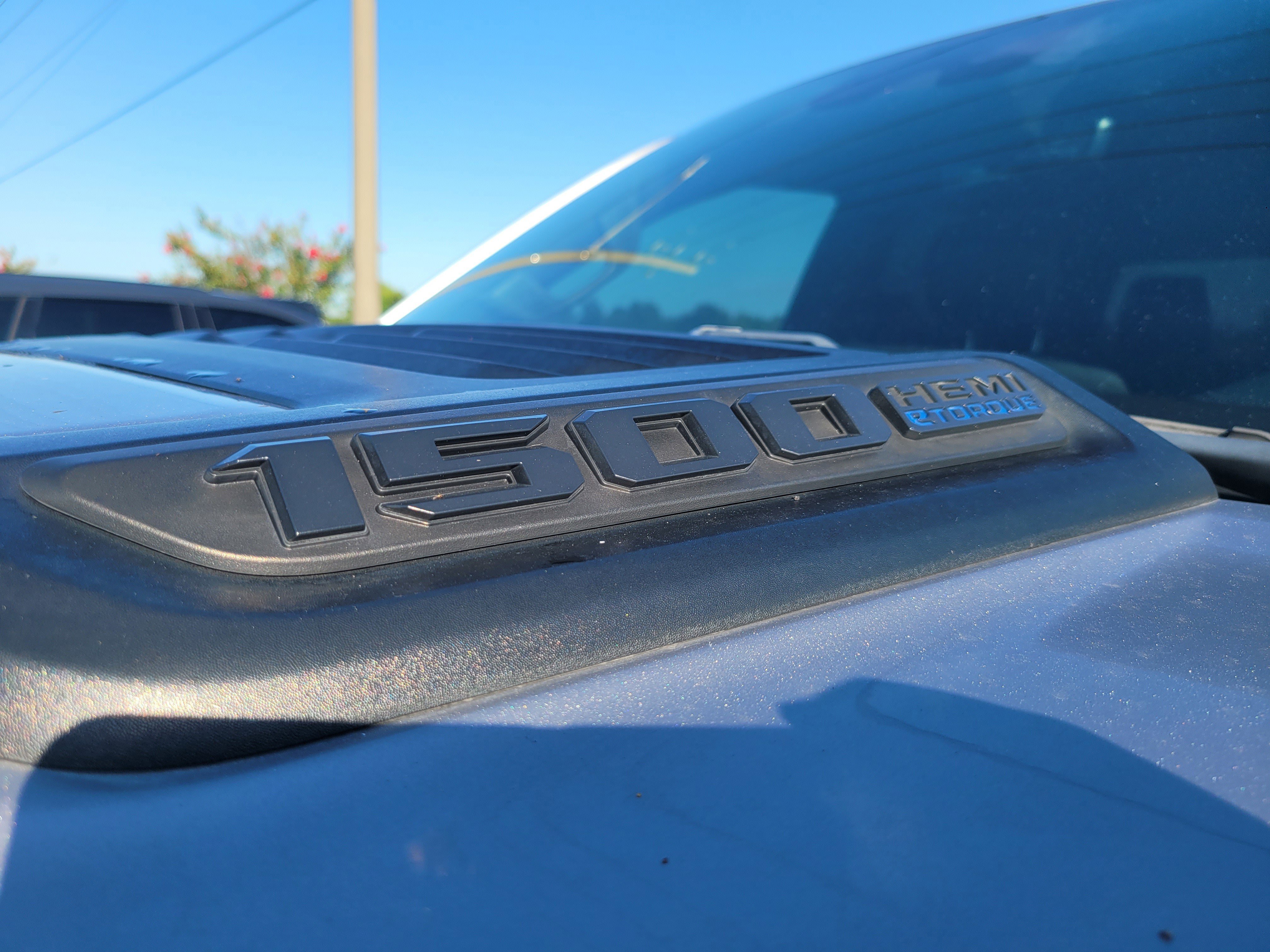 Used 2024 Billet Silver Metallic Clearcoat Ram Laramie image 9