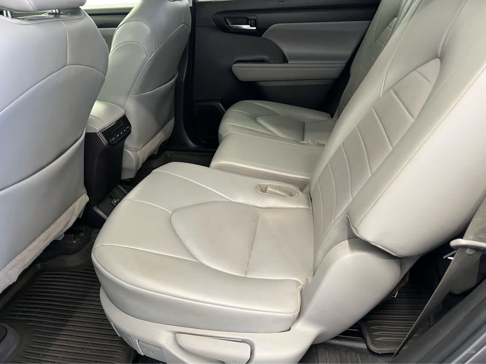 Used 2022 Magnetic Gray Metallic Toyota Hybrid XLE image 28