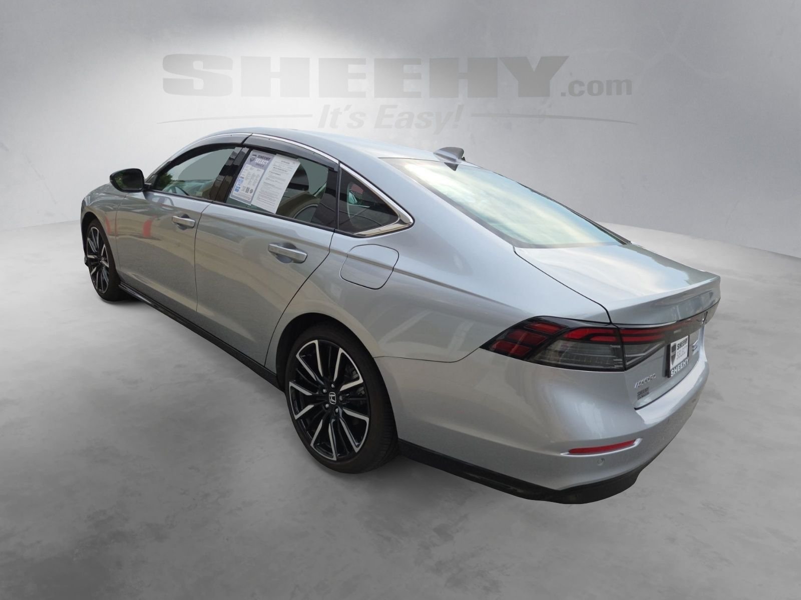 Used 2024  Honda Touring image 14