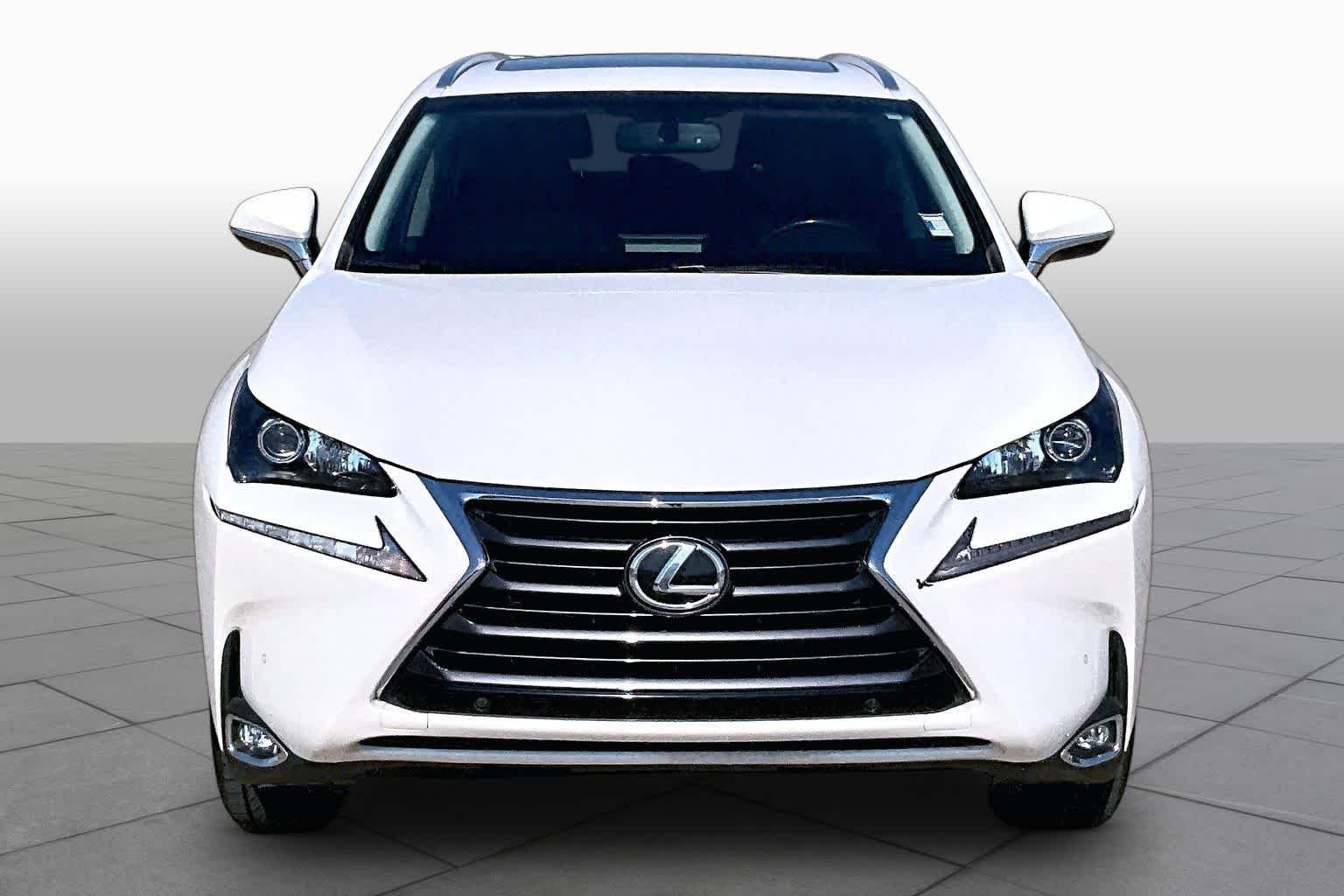 Used 2017 Eminent White Lexus  image 4