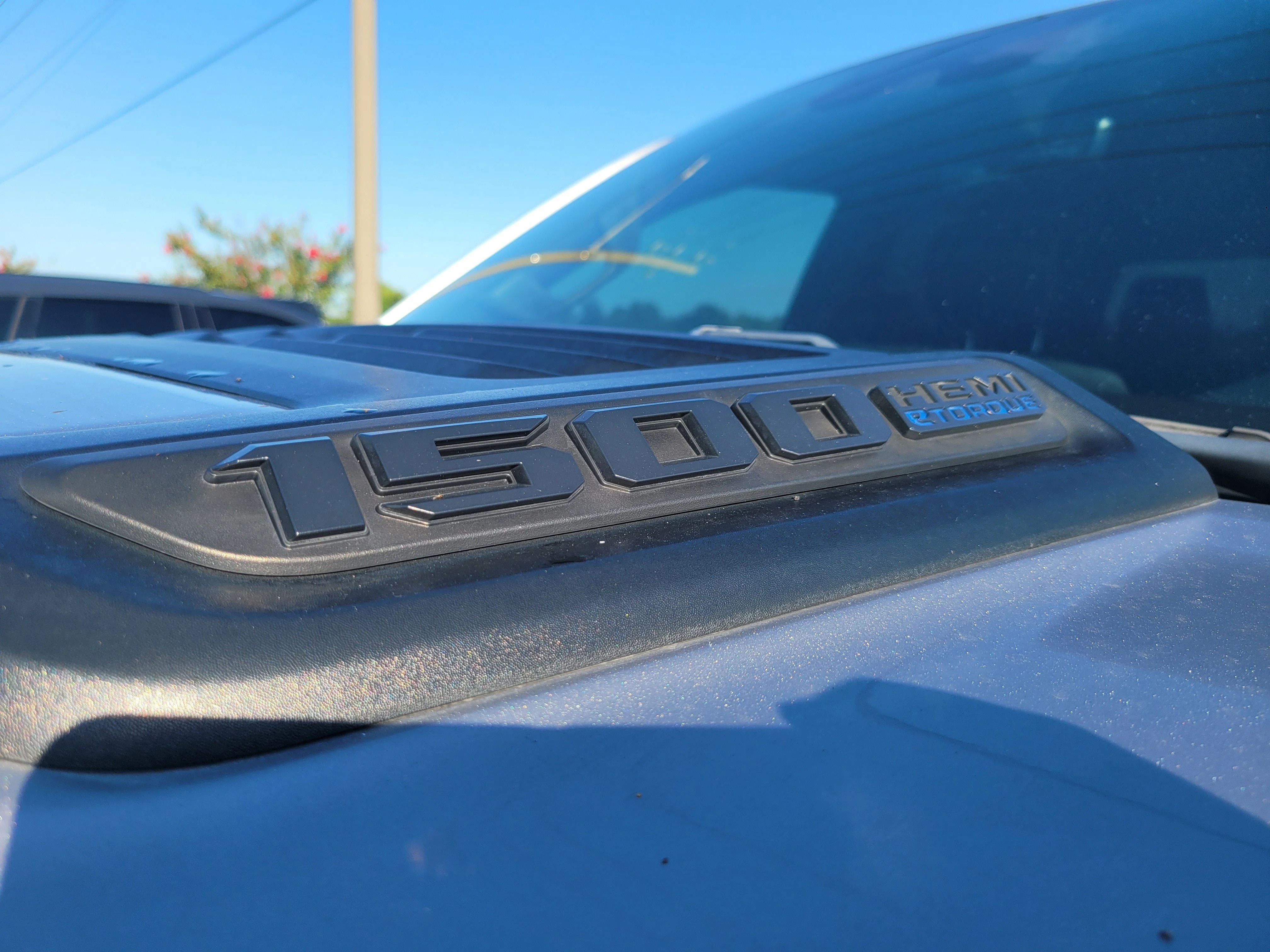 Used 2024 Billet Silver Metallic Clearcoat Ram Laramie image 9