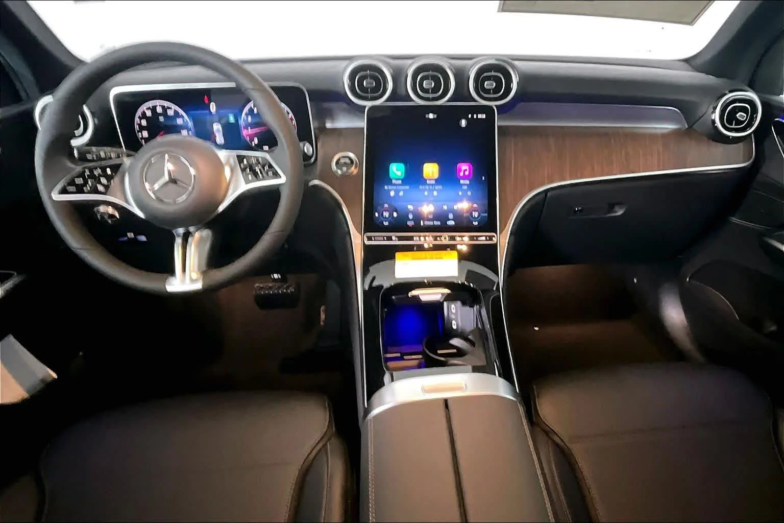 New 2026 040/Black Mercedes-Benz GLC 300 image 8