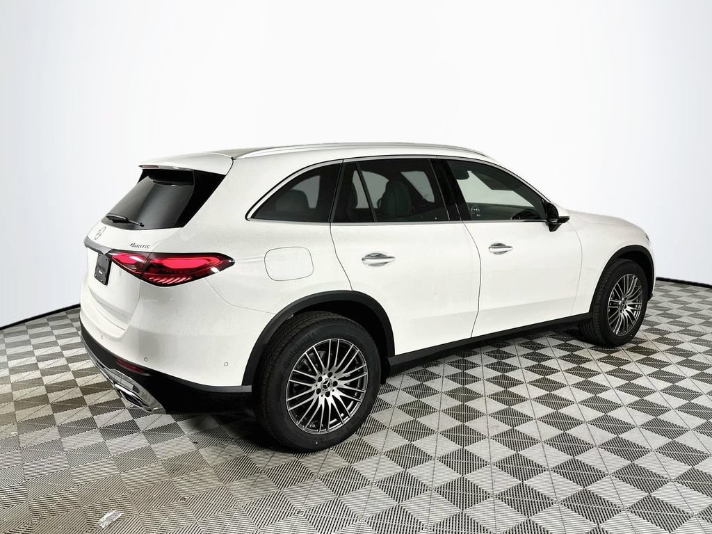 New 2026 Polar White Mercedes-Benz GLC 300 image 41