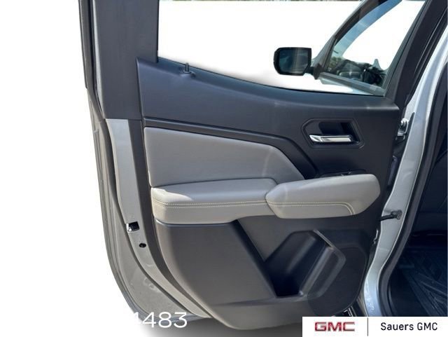 2025 Chevrolet Colorado ZR2 - Photo 19