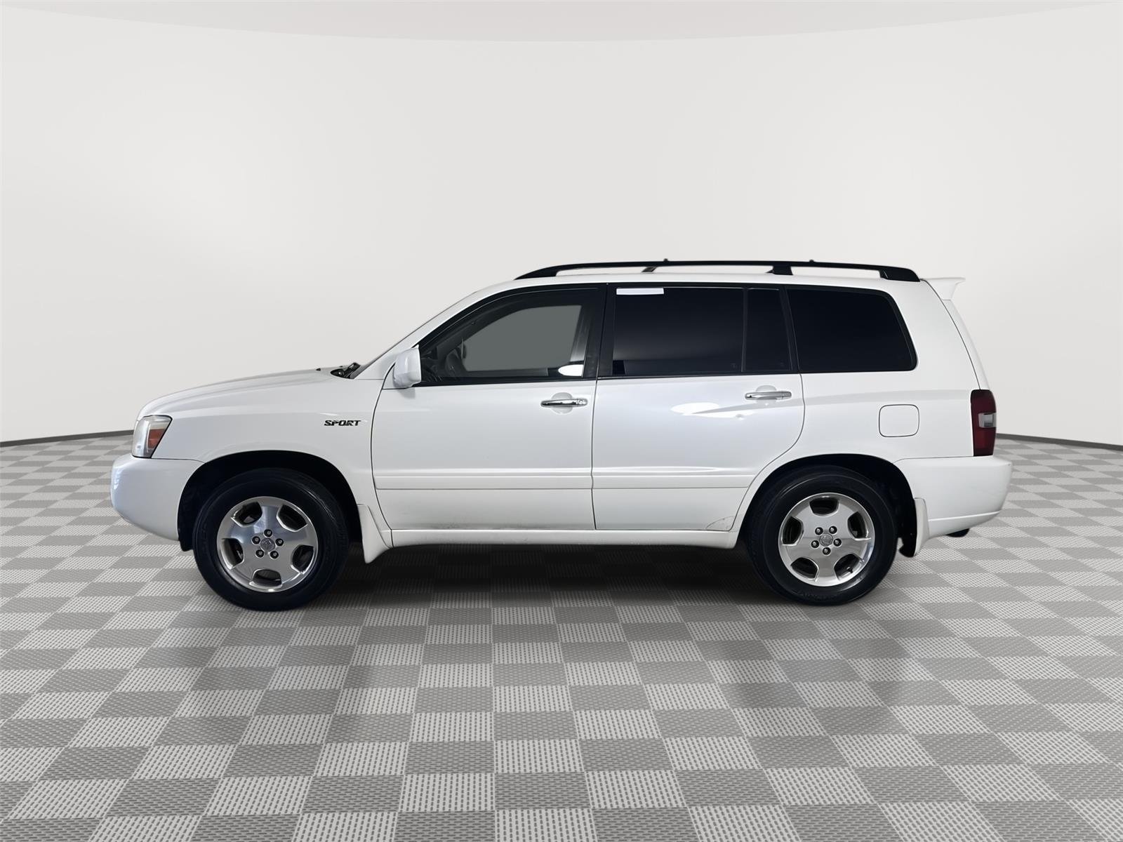 Used 2006 Crystal White Pearl Toyota Sport image 4