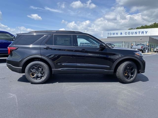 New 2026 Agate Black Metallic Ford Tremor image 2