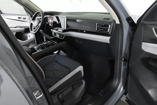 New 2026 Pure Gray Volkswagen 2.0T Peak Edition image 15
