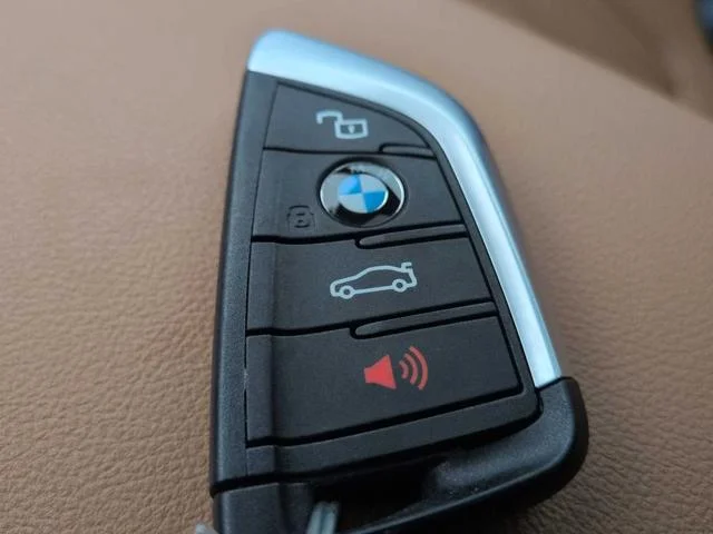 New 2024 Mineral White Metallic BMW 330i xDrive image 44