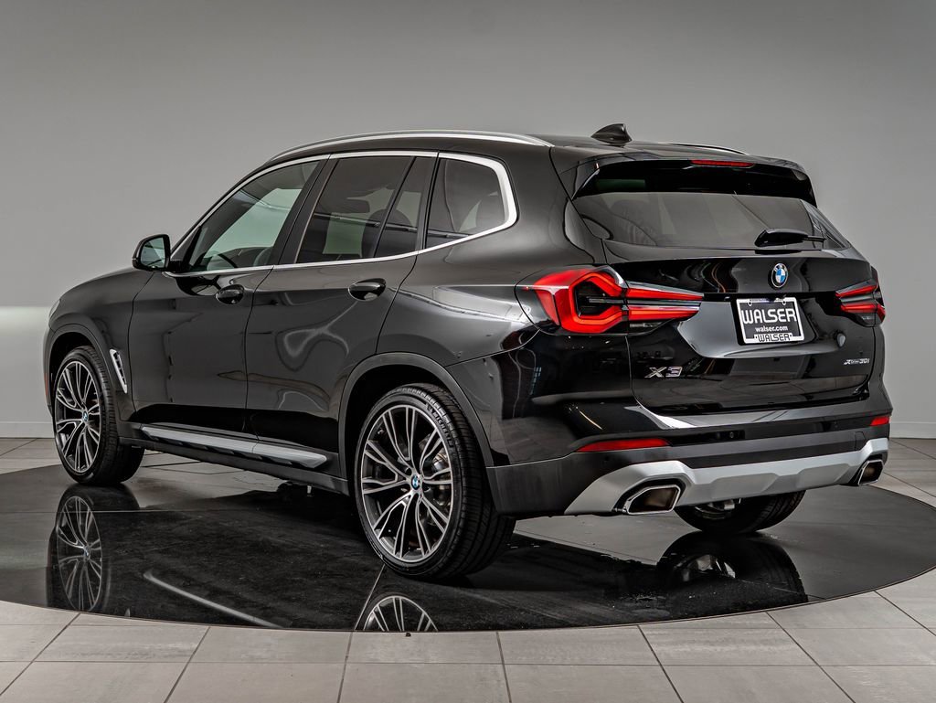 Used 2024 Jet Black BMW xDrive30i image 7