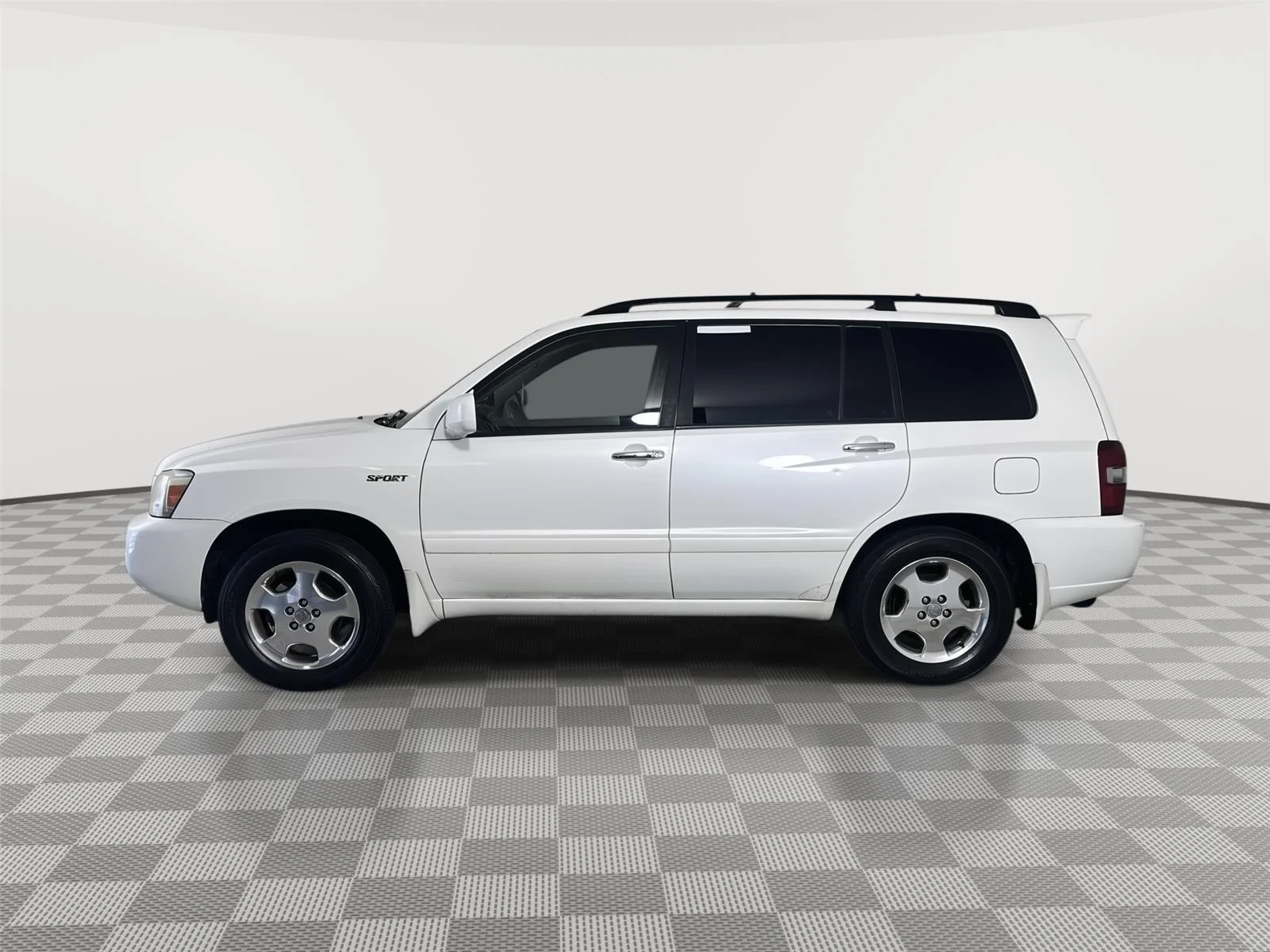 Used 2006 Crystal White Pearl Toyota Sport image 4