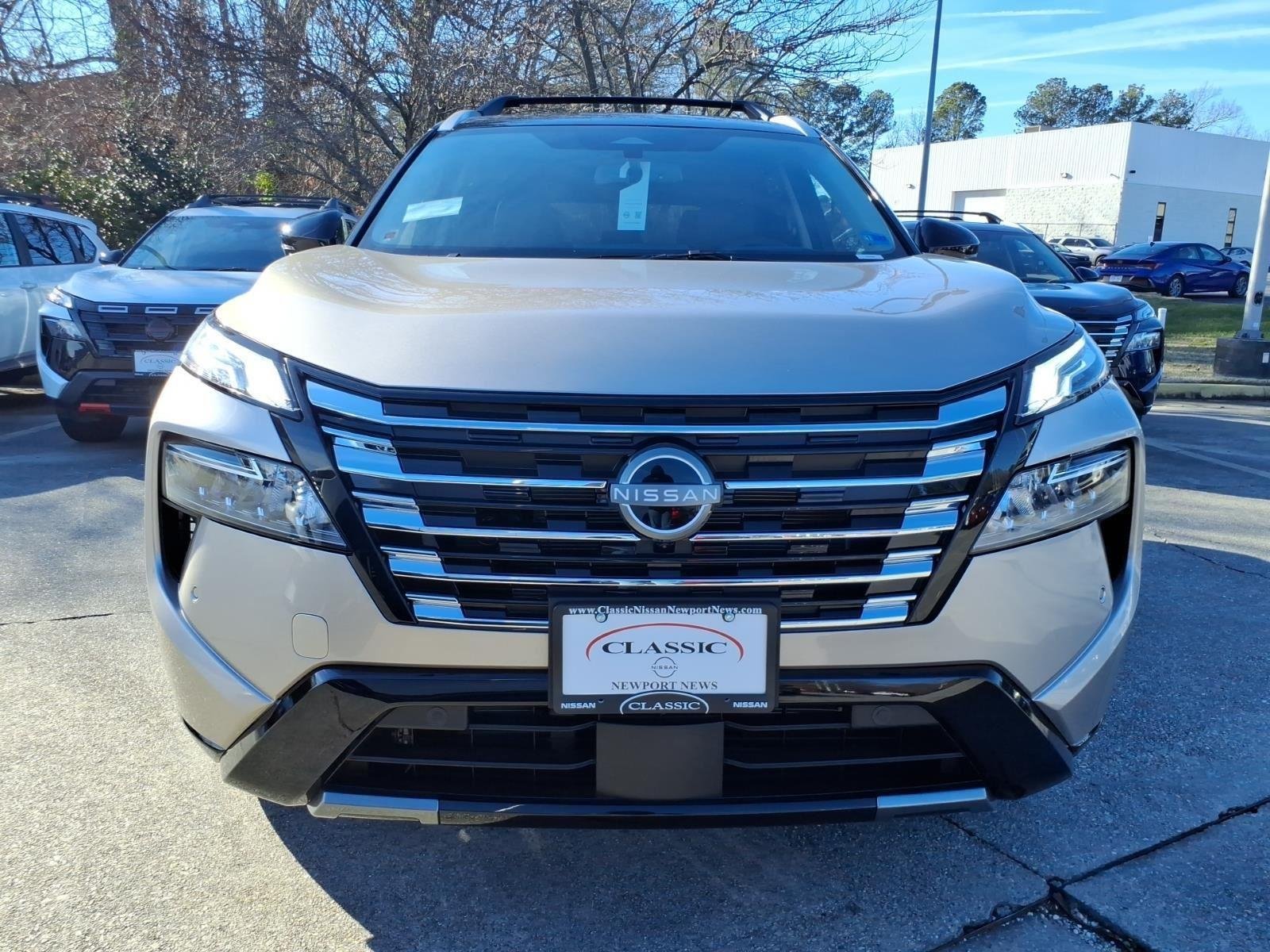 New 2026 Champagne Silver Metallic / Super Black Two-tone Nissan Platinum image 1