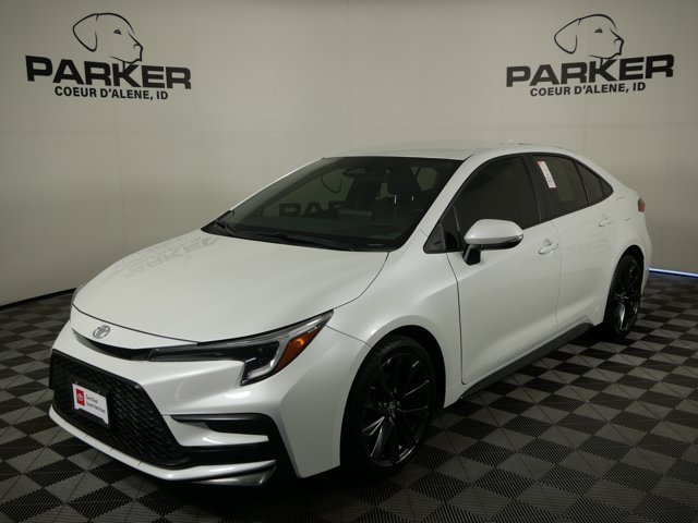 Used 2025 Wind Chill Pearl Toyota SE image 1