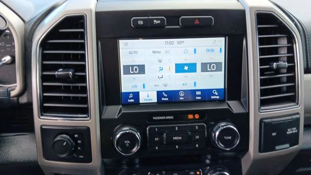 Used 2021 White Ford Lariat image 18