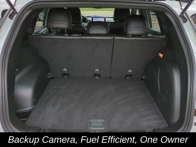 Used 2022 White Jeep Limited image 13