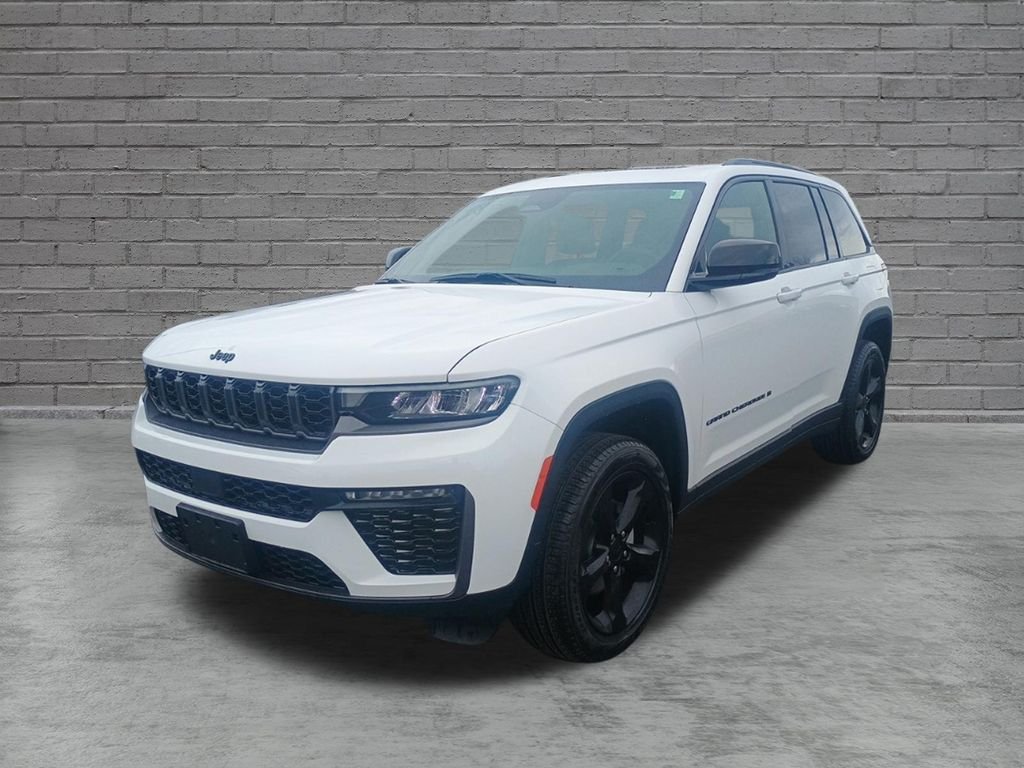 New 2026 Bright White Clear-Coat Exterior Paint Jeep Limited image 3