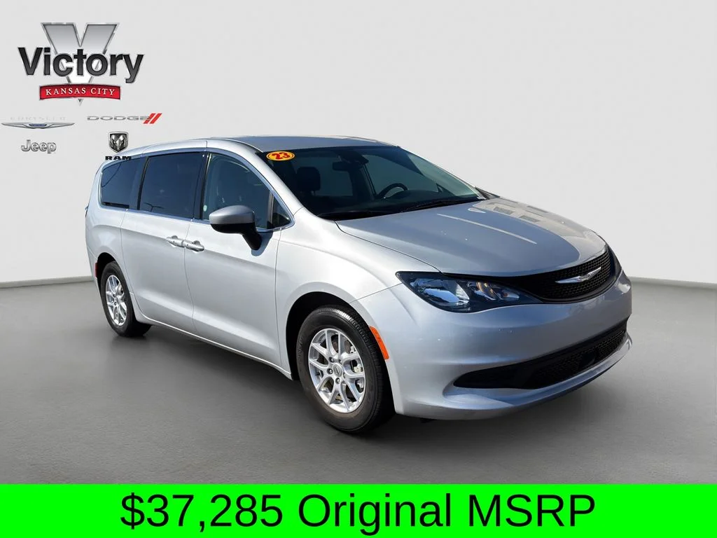 2023 Chrysler Voyager LX