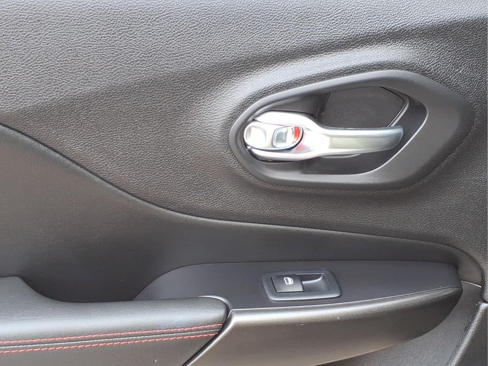 Used 2021 Olive Green Pearlcoat Jeep Trailhawk image 28