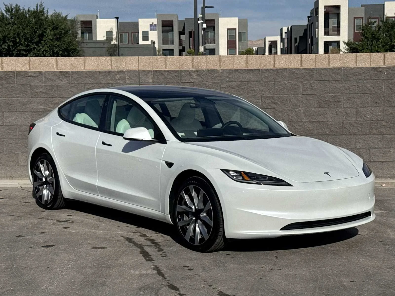Used 2025 White Tesla Long Range image 2