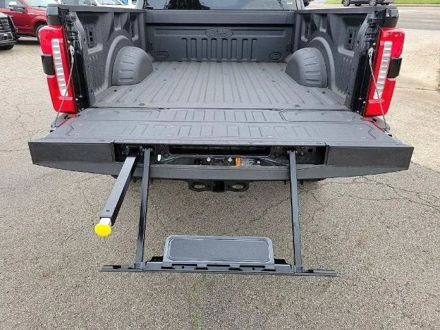 New 2026 Agate Black Metallic Ford F-250® Lariat® image 9