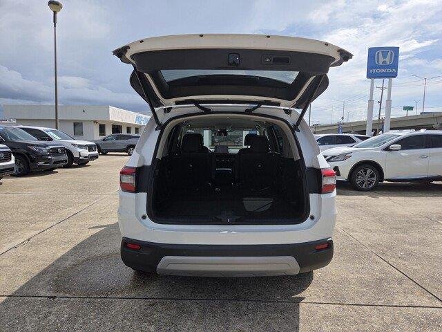 Used 2024 Platinum White Pearl Honda EX-L w/Rear Captain