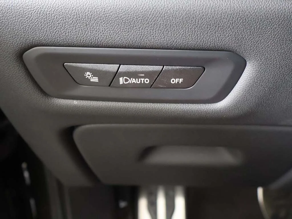 Used 2025 Green BMW M60i image 38