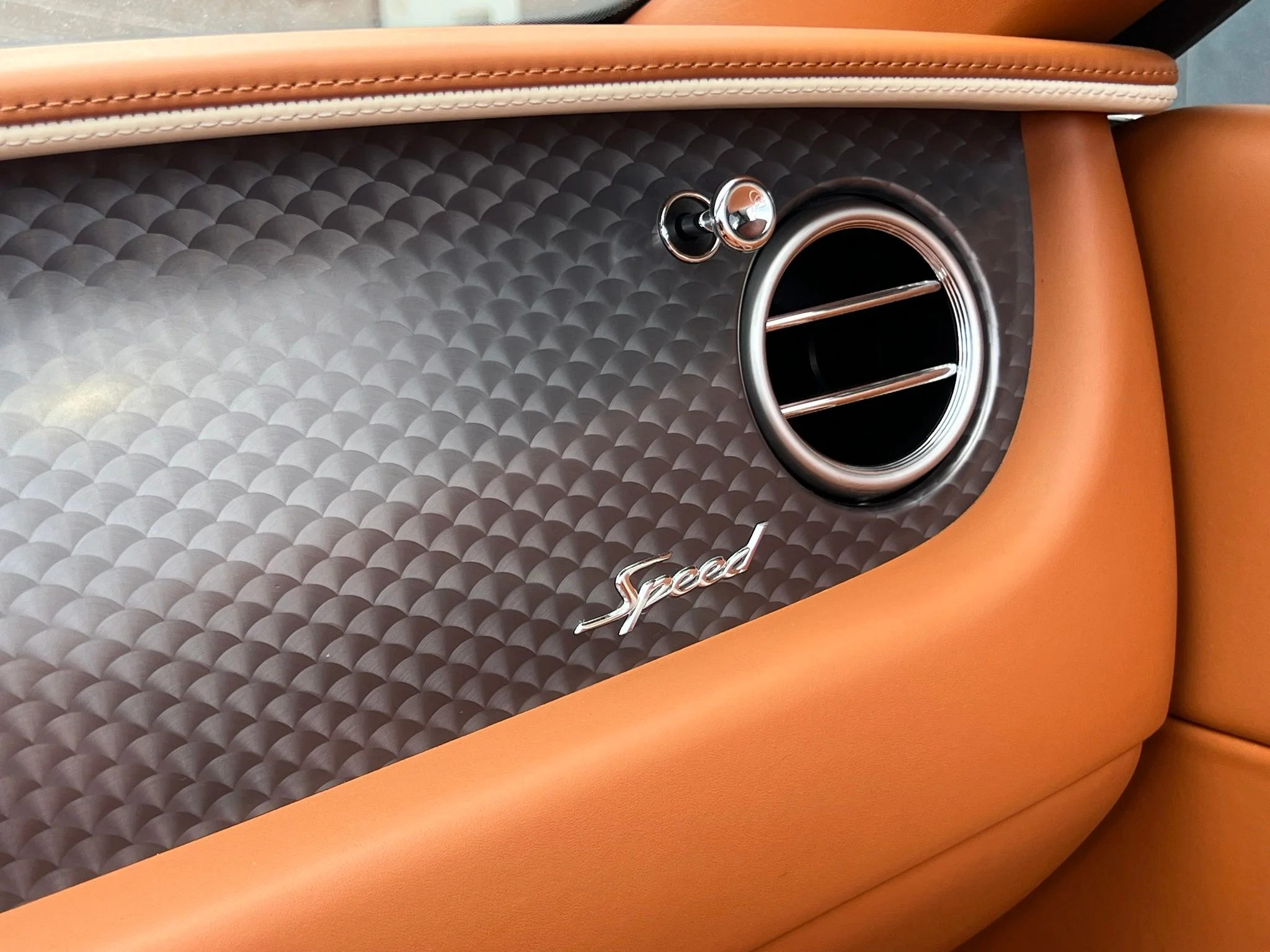 Used 2015  Bentley Speed image 37