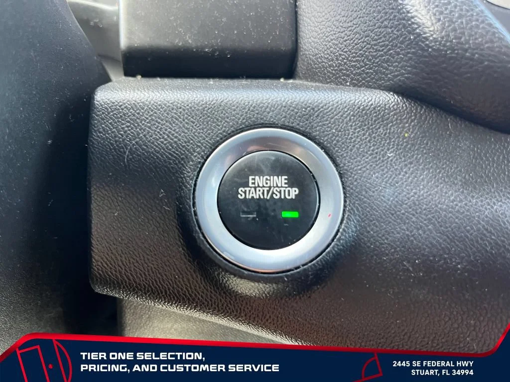 Used 2018 RED QUARTZ TINTCOAT GMC SLE image 29