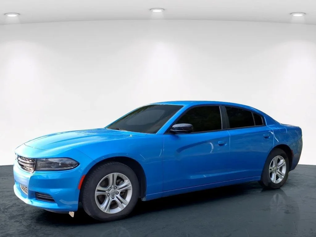 Used 2023 Blue Dodge SXT image 4