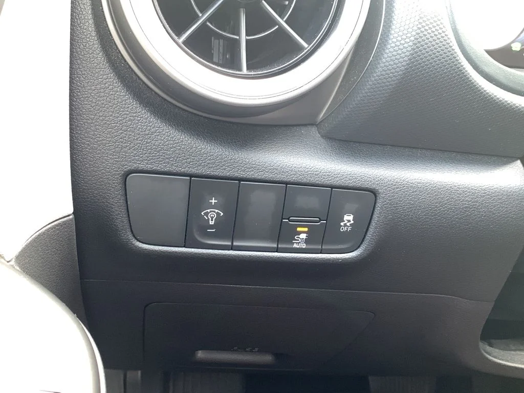 Certified Used 2023 Lunar White Hyundai SEL image 30