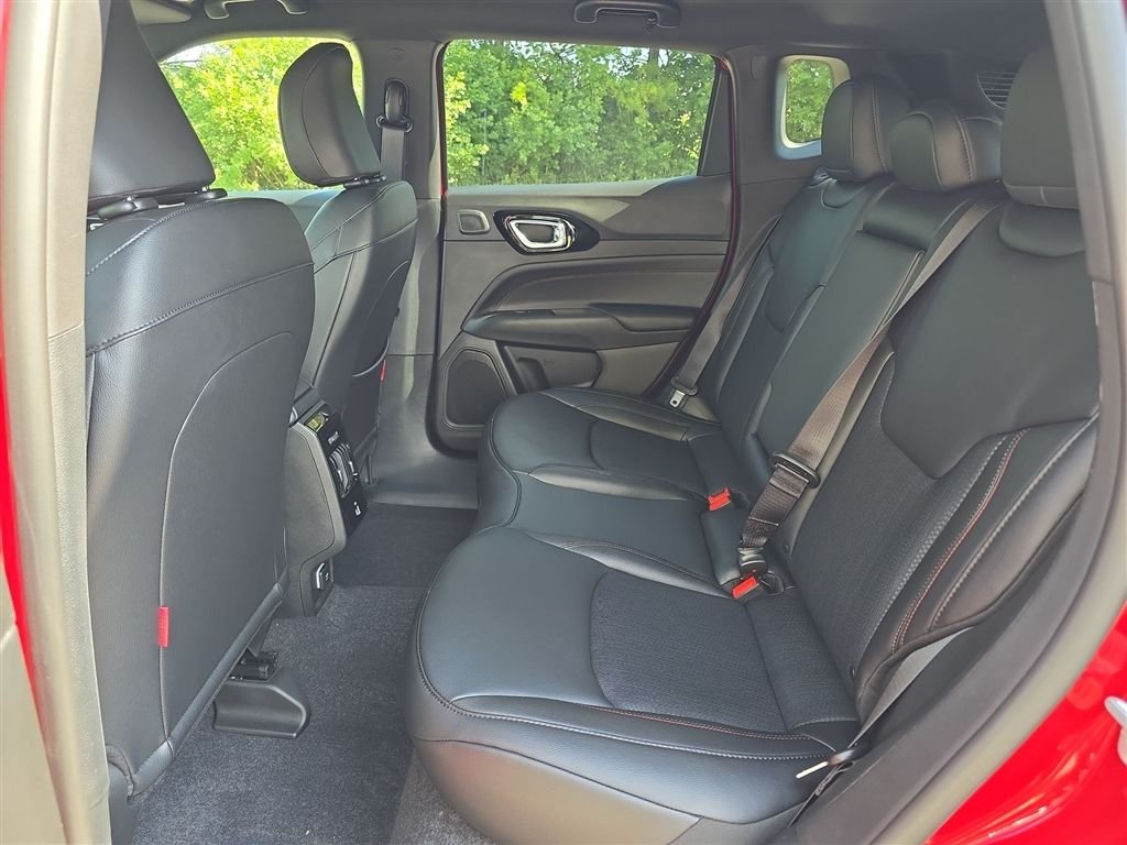 New 2026 Red Hot Pearl-Coat Exterior Paint Jeep Trailhawk image 17