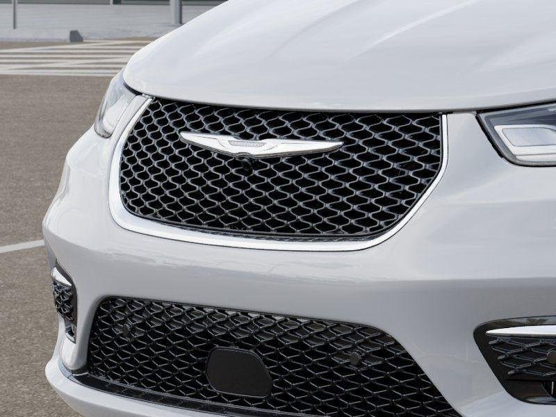 New 2026 Bright White Clear-Coat Exterior Paint Chrysler PACIFICA SELECT image 37